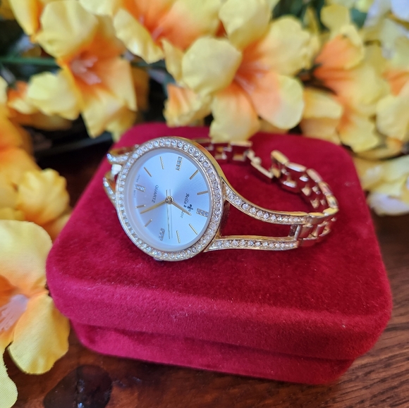 Bella & Rose Quartz watch. NEW BATTERY. NO WEAR. ELEGANT - Picture 5 of 6